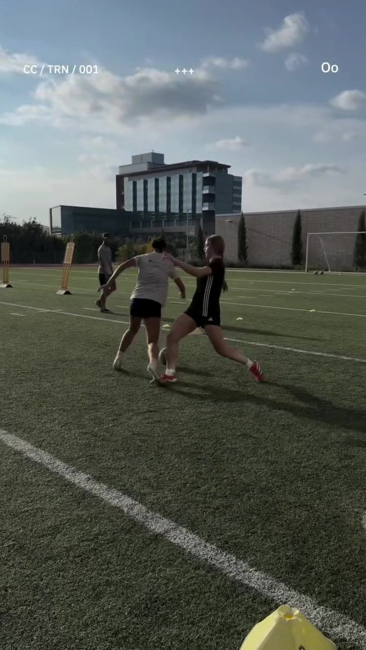 Cruz Coaching 1-on-1 session on a Plano field